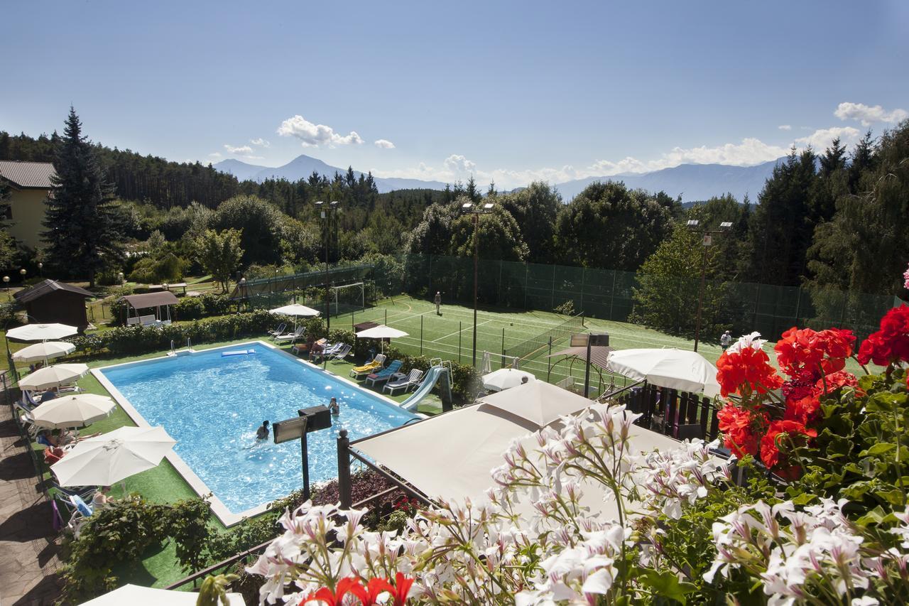 Hotel Scoiattolo Baselga di Pinè Kültér fotó